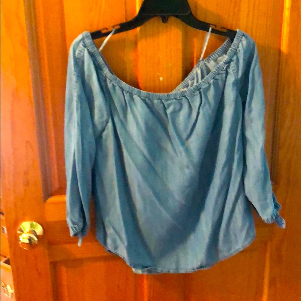 Vineyard Vines off the shoulder Jean shirt